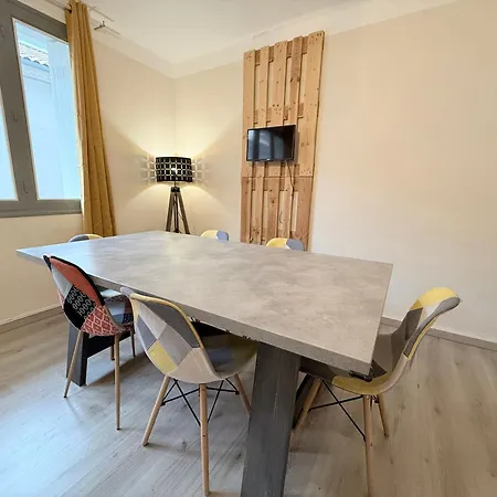 Les Arenes De - Centre 10 Min Gare -parking- 2 *