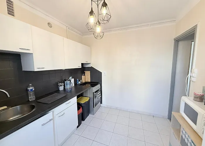 Appartement Les Arènes De - Centre 10 Min Gare -parking- 2 Nîmes