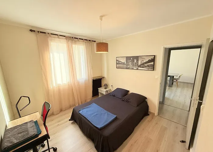 Appartement Les Arènes De - Centre 10 Min Gare -parking- 2 *