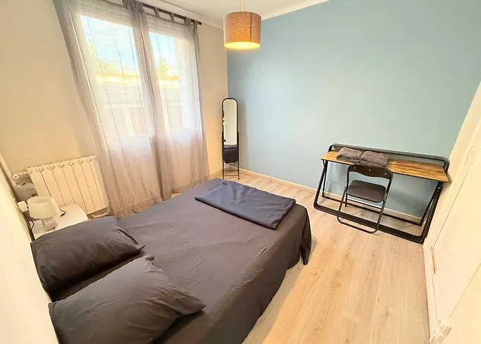 Les Arenes De - Centre 10 Min Gare -parking- 2 Nimes