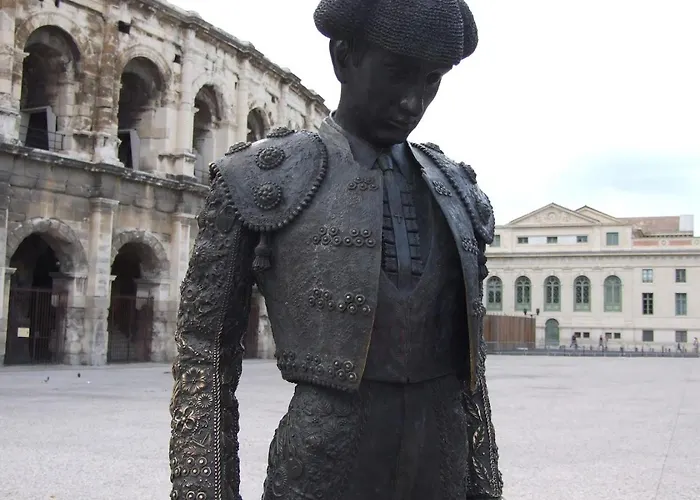 Les Arènes De - Centre 10 Min Gare -parking- 2 *
